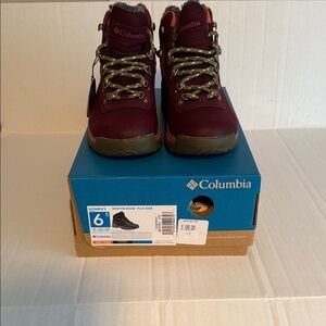 Columbia Women's Newton Ridge Plus Wide Hiking Boots Brand New in Box